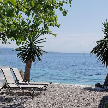 Salt & Sun Apartments By Konnect, At Kaminaki Beach Nisaki  Екстериор снимка