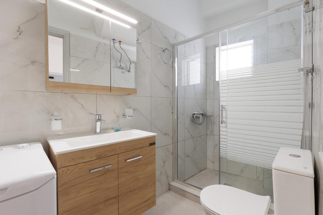 Salt & Sun Apartments By Konnect, At Kaminaki Beach Nisaki  Екстериор снимка