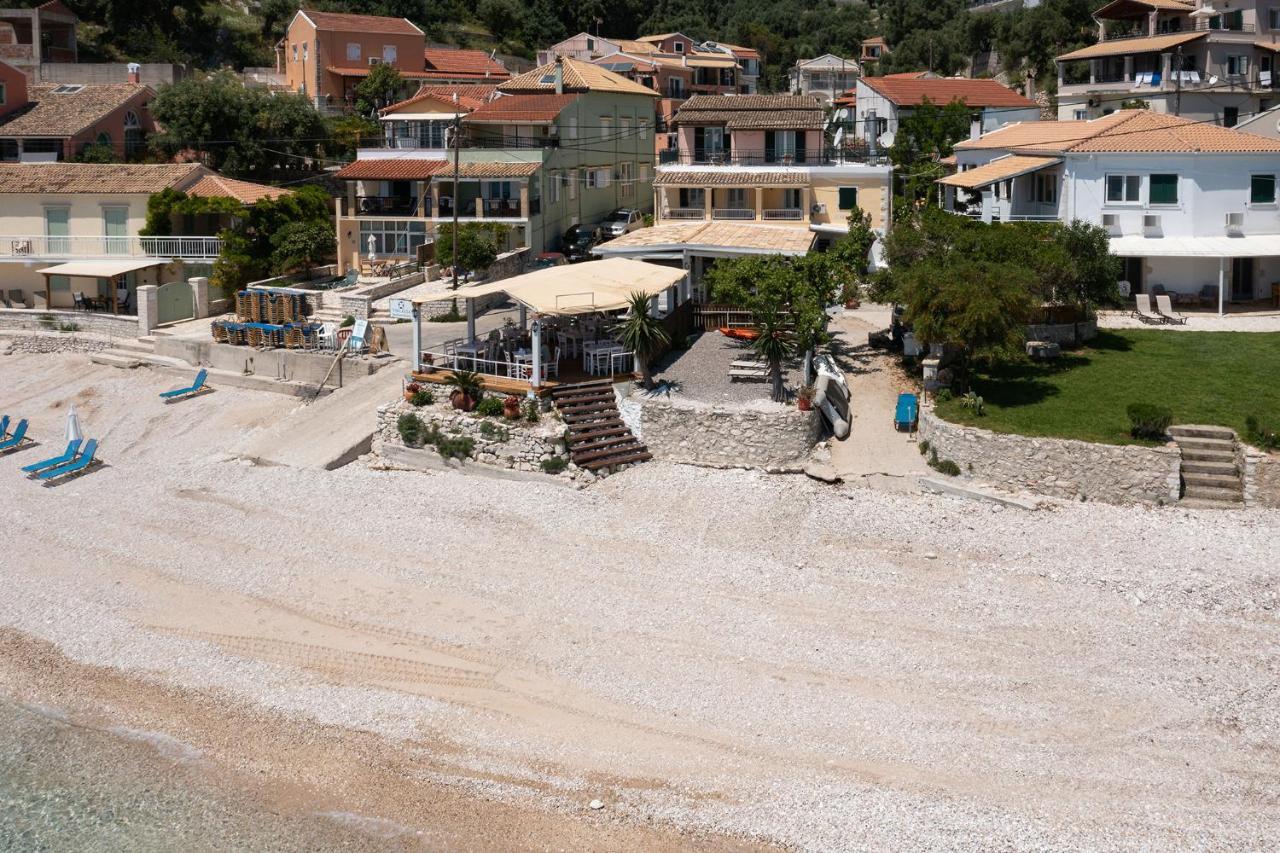 Salt & Sun Apartments By Konnect, At Kaminaki Beach Nisaki  Екстериор снимка
